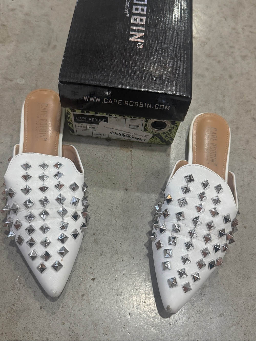 Cape Robbin White Studded Pointed Mule - Women's Slip-On
